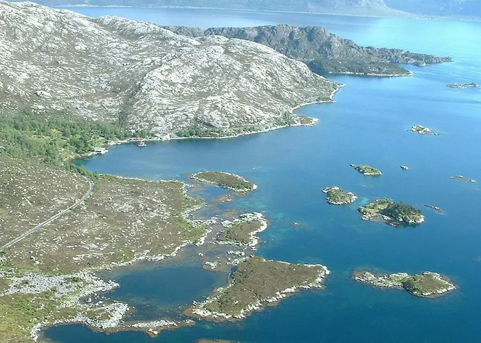 6 Person In Kalvag-by Traum *