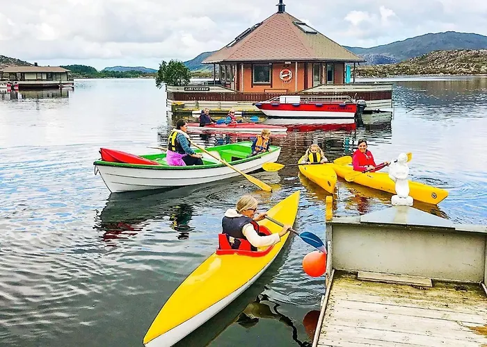 6 Person In Kalvag-by Traum *